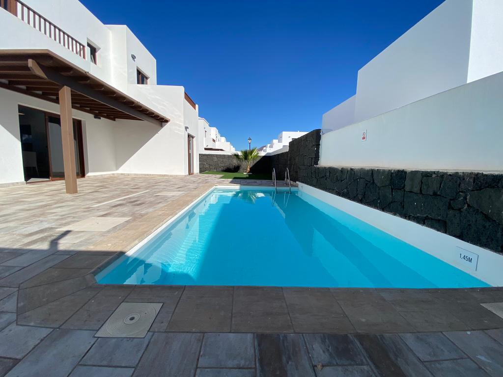 Modern 3 bed villa with private pool